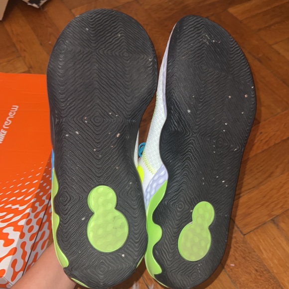 Nike WORN ONCE  Men’s size 11 Nike Renew Elevate. White light blue fury black - Picture 6 of 8
